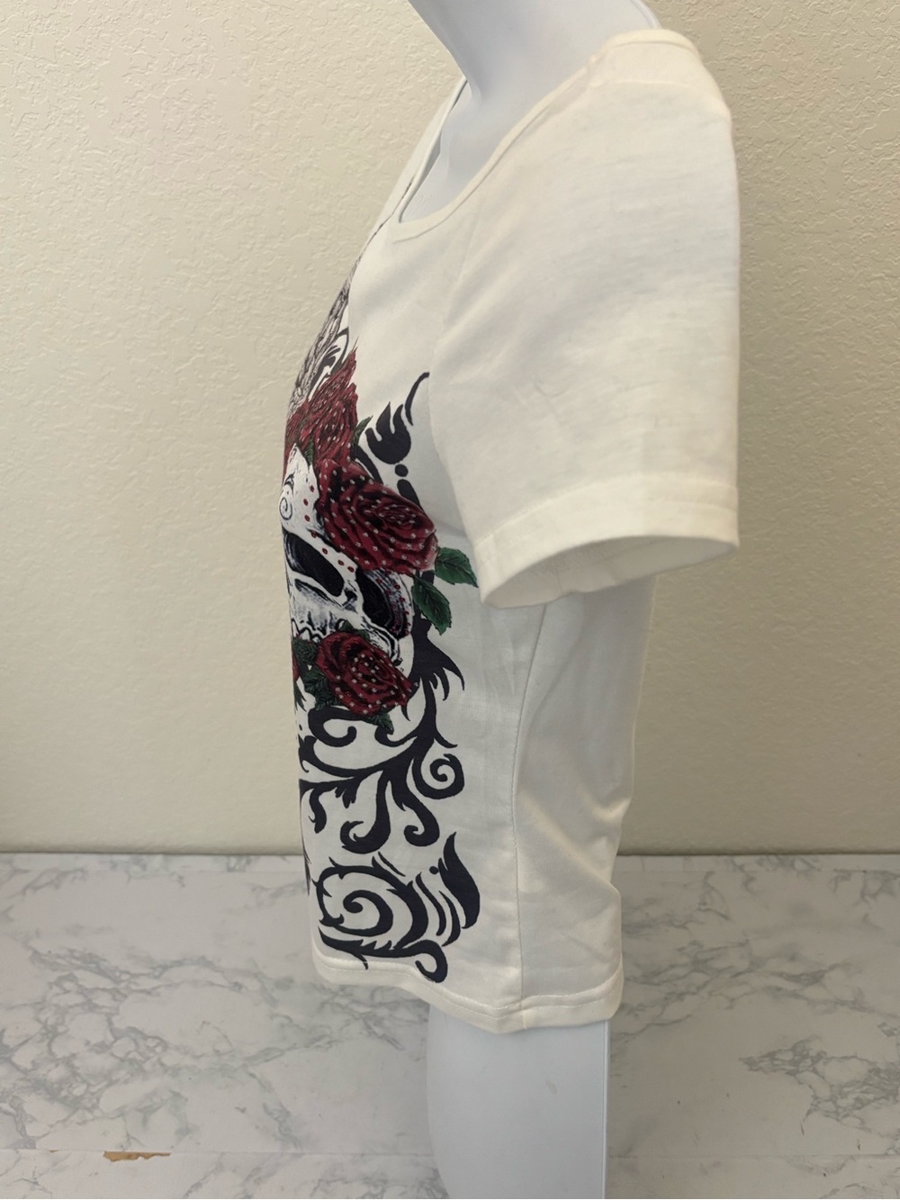 Y2K SHEIN Short Sleeve Top Womens S Roses And Skulls White Shirt Blouse - Picture 3 of 8
